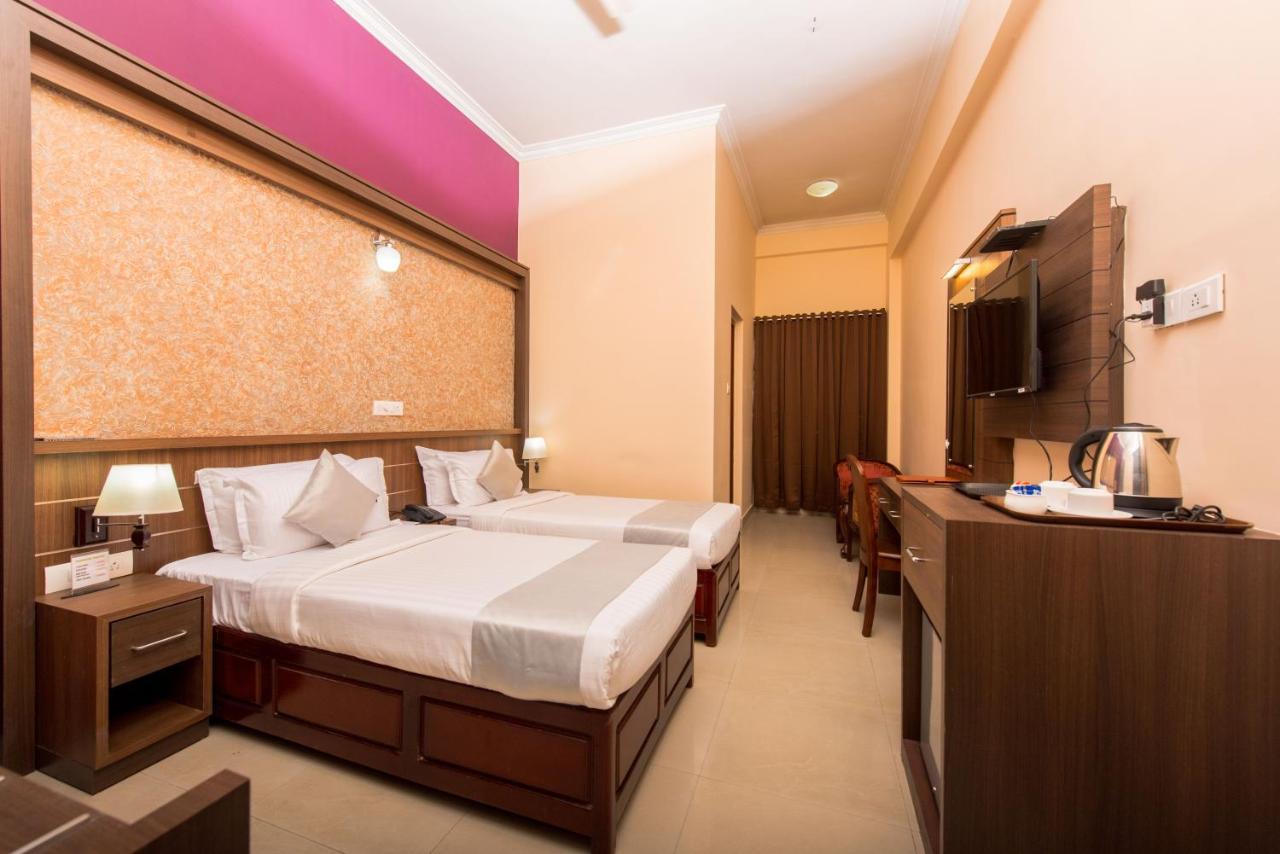 Kallada Golden Hotel Thrissur Экстерьер фото