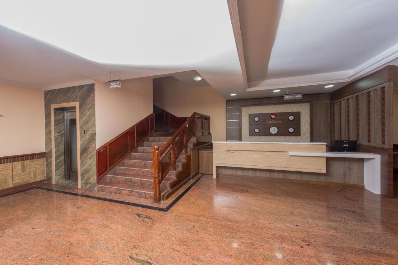 Kallada Golden Hotel Thrissur Экстерьер фото