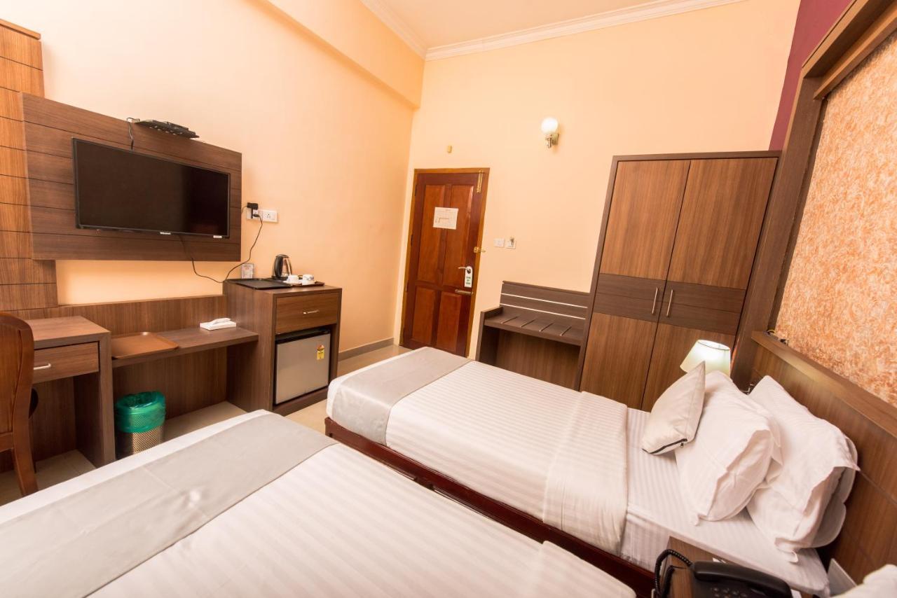 Kallada Golden Hotel Thrissur Экстерьер фото