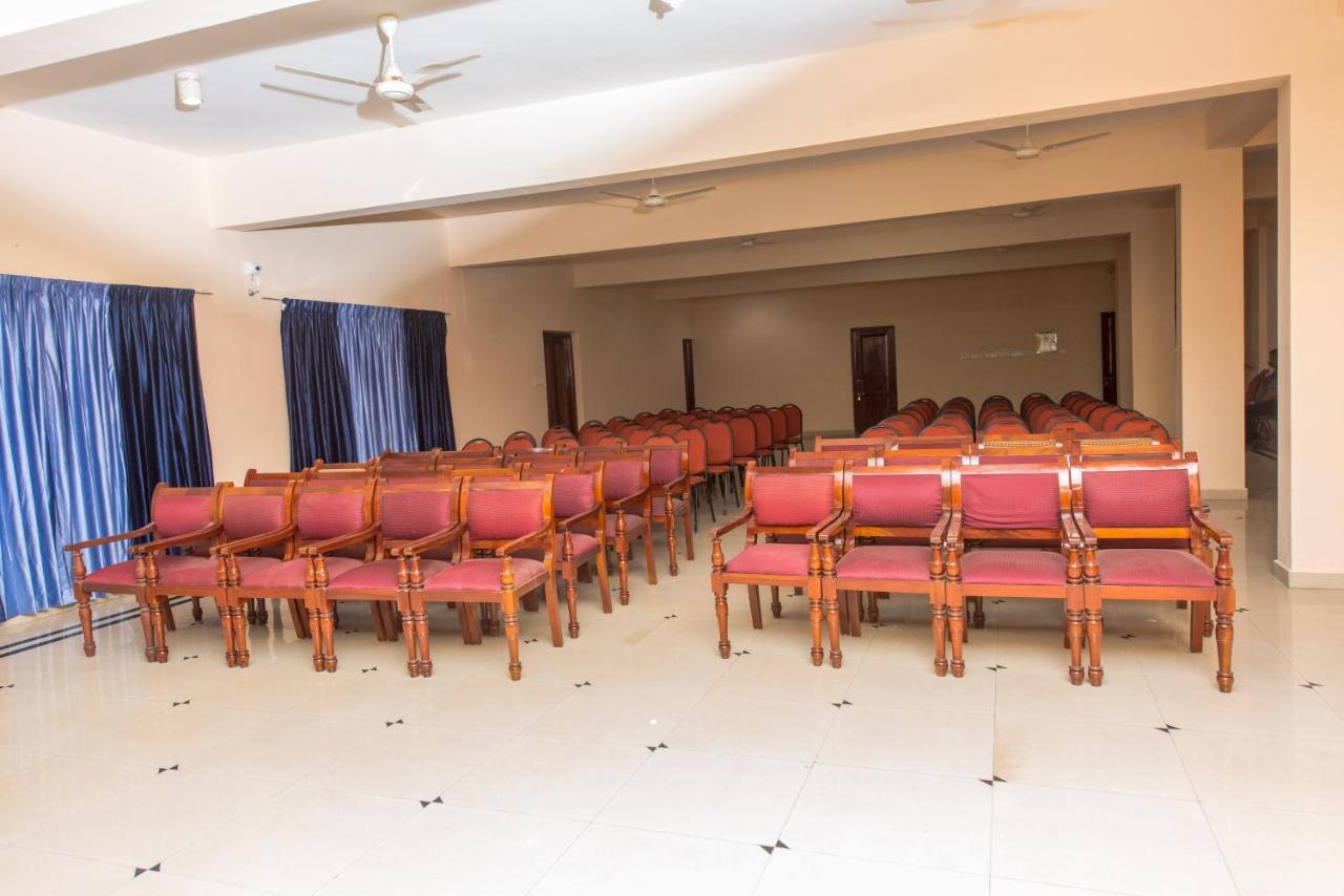 Kallada Golden Hotel Thrissur Экстерьер фото