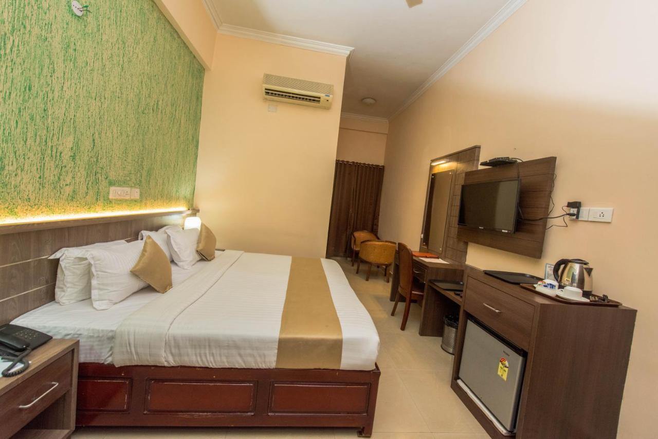 Kallada Golden Hotel Thrissur Экстерьер фото